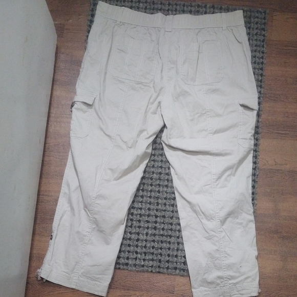 Cato Cream Capris Pants​​ - Picture 4 of 4
